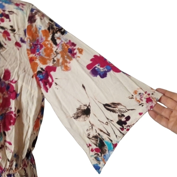 Umgee Bright Floral Bell Sleeve Flowy Romper Cotton Blend Size Medium - Picture 6 of 12